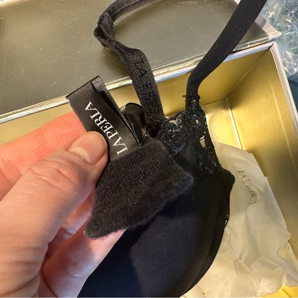 La Perla push up bra and panties set. Never worn. - Picture 5 of 8